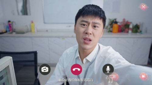 完蛋我被美女包围了房间里的心跳