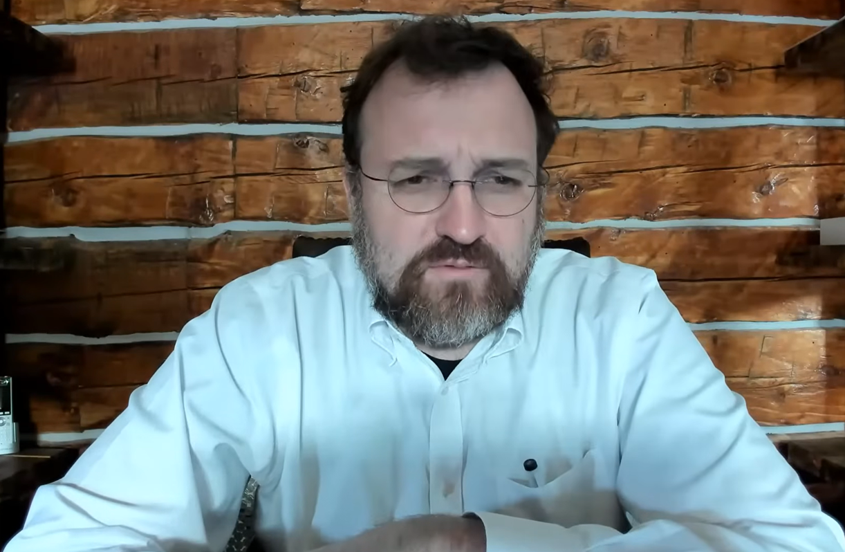 卡尔达诺创始人表示将出售黑鹰直升机、兰博基尼，并封存私人飞机