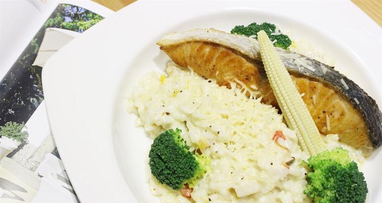 以魔幻厨房提高餐厅评分攻略（探寻厨房魔法的秘密，让餐厅名扬四海）-第2张图片-